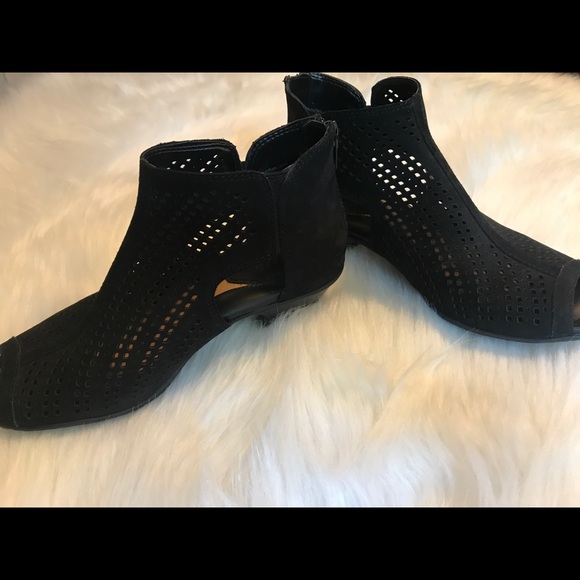 EUC Open Toed Black Heels - Picture 7 of 8